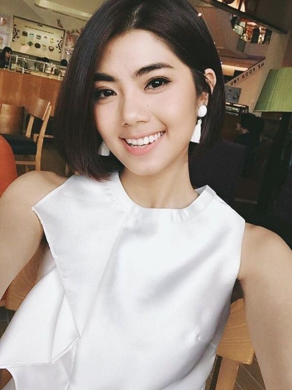 Đầu lông mày vừa phải và không quá sắc nét chính là điểm nhấn giúp gương mặt bạn vừa rạng ngời vừa không bị over.