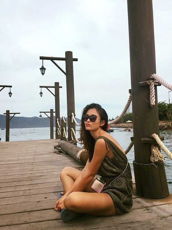 Trước nghi vấn đang hẹn hò với Tiến Đạt, Mâu Thủy lại phủ nhận thông tin này: "Thông tin về tôi và anh Đạt là không chính xác. Không có chuyện chúng tôi cặp với nhau. Tấm ảnh chụp chung là đi chơi cùng nhiều bạn bè".