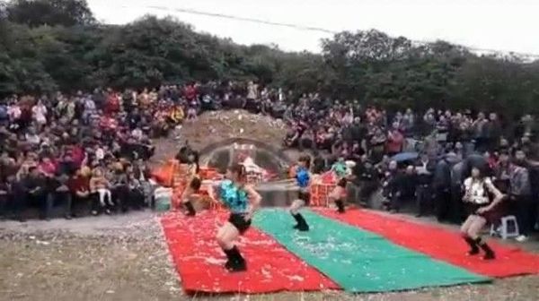 Nhảy múa sôi động