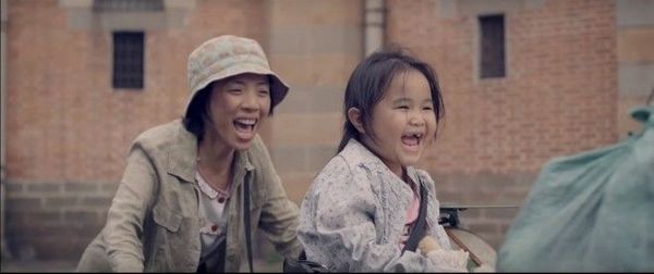 Câu chuyện của mẹ con Mưa và Nắng vẫn còn dang dở trong những giọt nước mắt trong trailer, nhưng chúng ta hãy cứ tin rằng, nhất định nắng sẽ về sau những ngày mưa.