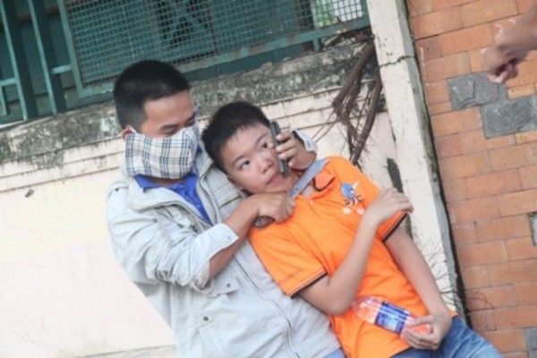Khi rơi vào tình huống nguy hiểm, con cần bình tĩnh... Nếu quá manh động, có thể khiến kẻ gian hoảng hốt dẫn đến hành động thiếu suy nghĩ.