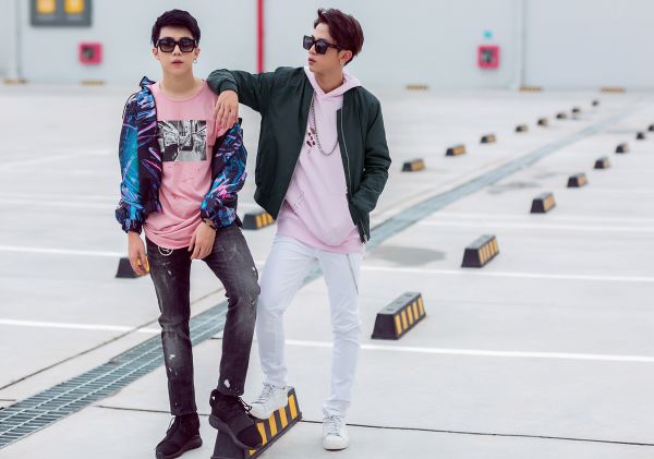 Không ra mắt MV, Ông Cao Thắng - Đông Nhi làm hẳn phim ngắn cho trò cưng Uni5