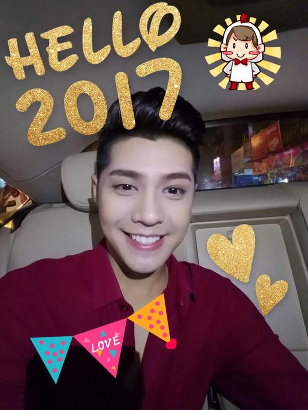 Không chỉ chỉnh chu ở vẻ bề ngoài, những hình ảnh selfie của anh chàng cũng được “đầu tư” vô cùng kỹ lưỡng.