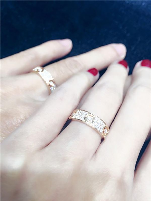 Cần gì Quả bóng vàng, Thủy Tiên vẫn được Công Vinh tặng quà tiền tỷ đó thôi! - Ảnh 9 Cần gì Quả bóng vàng, Thủy Tiên vẫn được Công Vinh tặng quà tiền tỷ đó thôi! - Ảnh 9