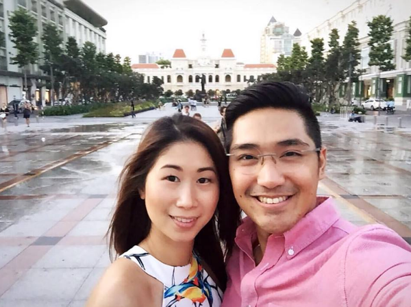 Martin thường xuyên cập nhật lên trang cá nhân nhiều hình ảnh hạnh phúc cùng bạn gái Stephanie Nguyễn tại TP HCM.