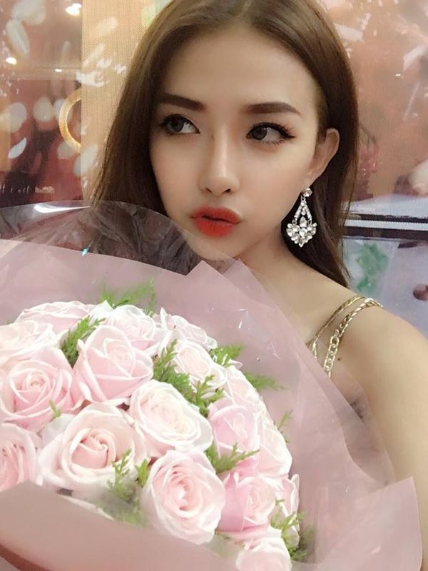 ‘Đổ rầm’ trước cô bạn gái siêu nóng bỏng của ca sĩ Phan Mạnh Quỳnh