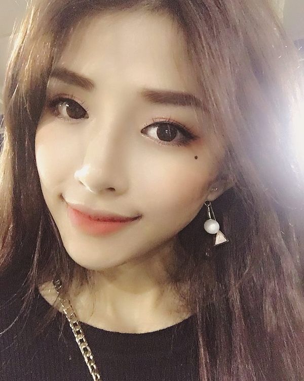 ‘Đổ rầm’ trước cô bạn gái siêu nóng bỏng của ca sĩ Phan Mạnh Quỳnh