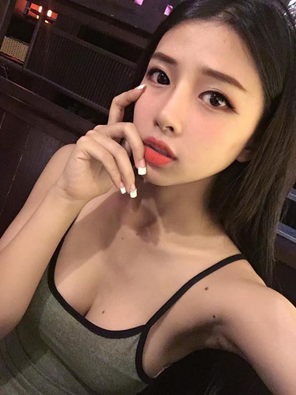 ‘Đổ rầm’ trước cô bạn gái siêu nóng bỏng của ca sĩ Phan Mạnh Quỳnh