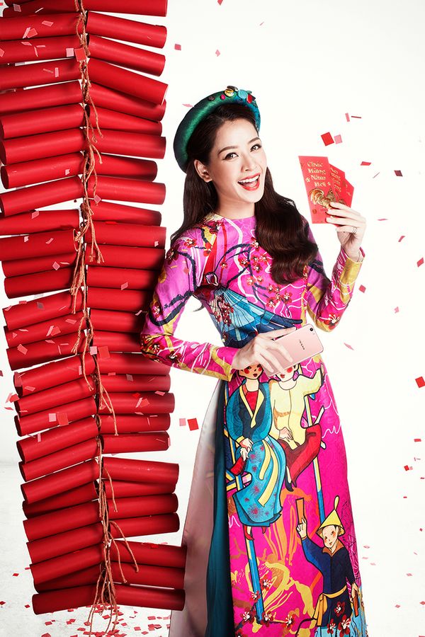 Chi Pu cũng đã có một năm thành công trong sự nghiệp diễn viên của mình, từ khi Nam tiến, nữ diễn viên không ngừng nỗ lực để sống hết mình cùng đam mê. Sau thành công của Yêu, Chi Pu không chờ đợi cơ hội hay một lời mời từ một bộ phim khác mà liều lĩnh tự đứng ra làm nhà sản xuất bộ phim web series của chính mình Tỉnh giấc tôi thấy mình trong ai và đạt được vô số giải thưởng lớn nhỏ.