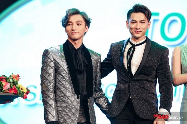 Dân mạng Trung Quốc phát cuồng vì Sơn Tùng – Isaac, hết lời khen ‘Lạc trôi’