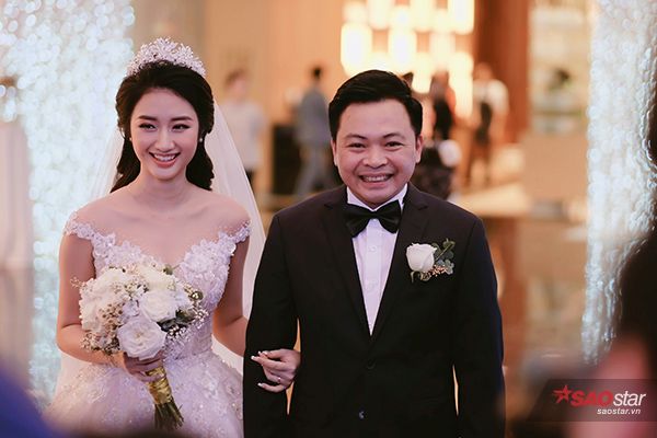 Ông xã của Thu Ngân là doanh nhân Doãn Văn Phương, hơn cô 19 tuổi.