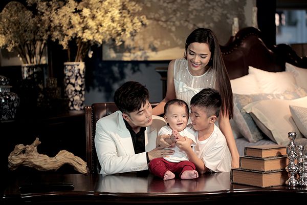 Con trai cả của Kim Cương cũng rất da dáng anh hai.