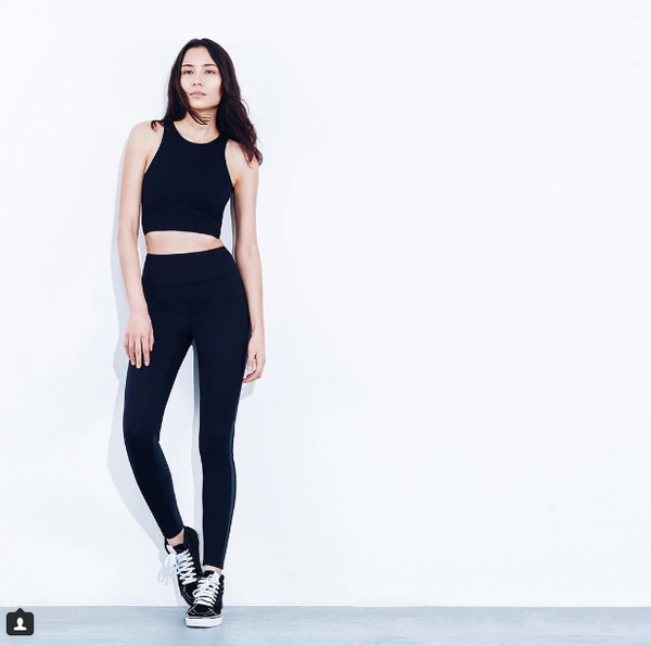 6 cách phối đồ giúp bạn luôn đẹp khi diện giày sneaker cổ cao 6 cách phối đồ giúp bạn luôn đẹp khi diện giày sneaker cổ cao
