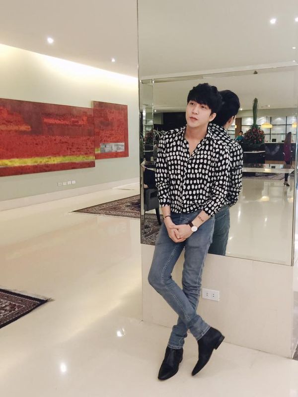 B Trần cứ mặc đồ thế này thì cô gái nào mà chẳng xao xuyến B Trần cứ mặc đồ thế này thì cô gái nào mà chẳng xao xuyến