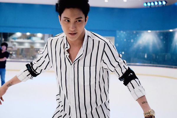 B Trần cứ mặc đồ thế này thì cô gái nào mà chẳng xao xuyến B Trần cứ mặc đồ thế này thì cô gái nào mà chẳng xao xuyến