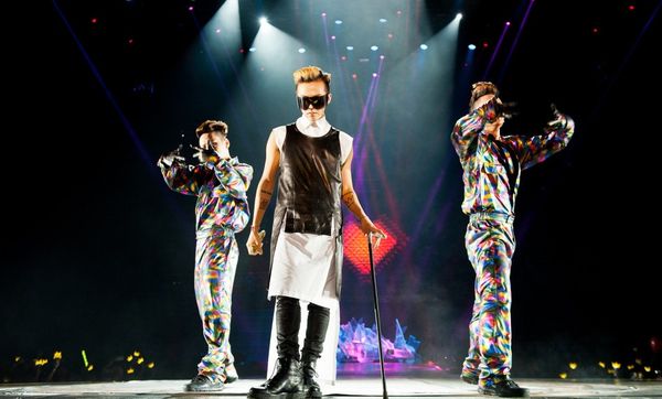 5 điểm đặc biệt khiến G-Dragon cứ lên sân khấu là fan chỉ muốn ‘xin chết’ 5 điểm đặc biệt khiến G-Dragon cứ lên sân khấu là fan chỉ muốn ‘xin chết’