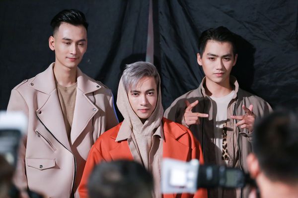 Đội hình ‘soái ca’ của team S.T khiến fan nữ xao xuyến sau hậu trường Remix New Generation - ảnh 5 Đội hình ‘soái ca’ của team S.T khiến fan nữ xao xuyến sau hậu trường Remix New Generation - ảnh 5