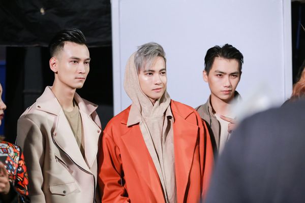Đội hình ‘soái ca’ của team S.T khiến fan nữ xao xuyến sau hậu trường Remix New Generation - ảnh 4 Đội hình ‘soái ca’ của team S.T khiến fan nữ xao xuyến sau hậu trường Remix New Generation - ảnh 4