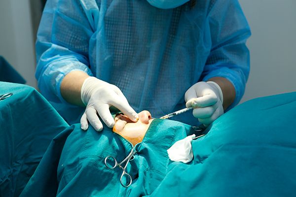 Lộ ảnh vợ cũ Lâm Vinh Hải phẫu thuật mũi và tiêm môi Lộ ảnh vợ cũ Lâm Vinh Hải phẫu thuật mũi và tiêm môi