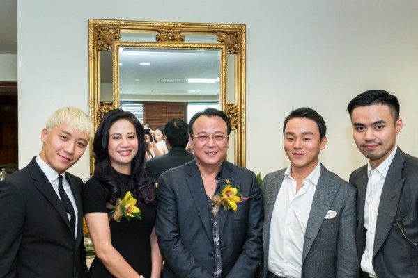 Seungri vẫn vui vẻ đi Mỹ chơi cùng bạn thân thiếu gia Việt Nam giữa ‘biển scandal’ của T.O.P Seungri vẫn vui vẻ đi Mỹ chơi cùng bạn thân thiếu gia Việt Nam giữa ‘biển scandal’ của T.O.P
