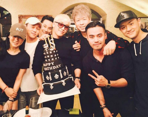 Seungri vẫn vui vẻ đi Mỹ chơi cùng bạn thân thiếu gia Việt Nam giữa ‘biển scandal’ của T.O.P Seungri vẫn vui vẻ đi Mỹ chơi cùng bạn thân thiếu gia Việt Nam giữa ‘biển scandal’ của T.O.P