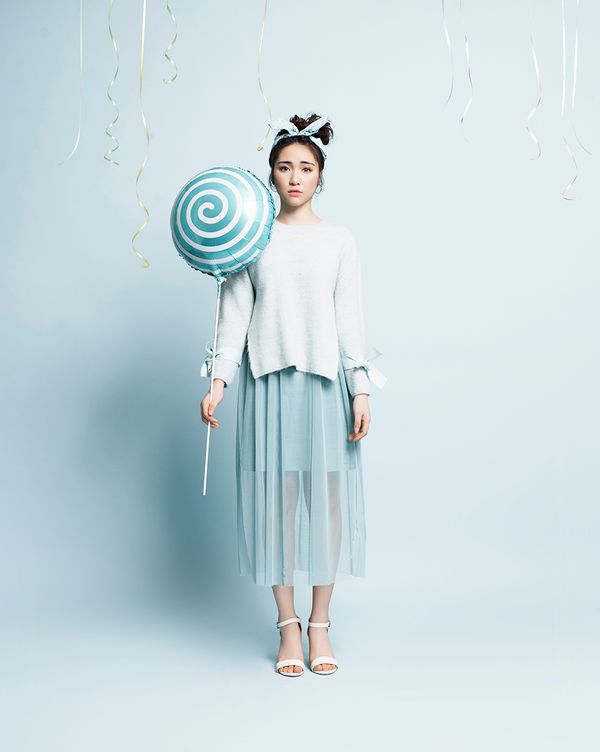 Hoà Minzy đáng yêu trong bộ hình mới, bật mí tung ‘hàng độc’ vào tháng 7 Hoà Minzy đáng yêu trong bộ hình mới, bật mí tung ‘hàng độc’ vào tháng 7