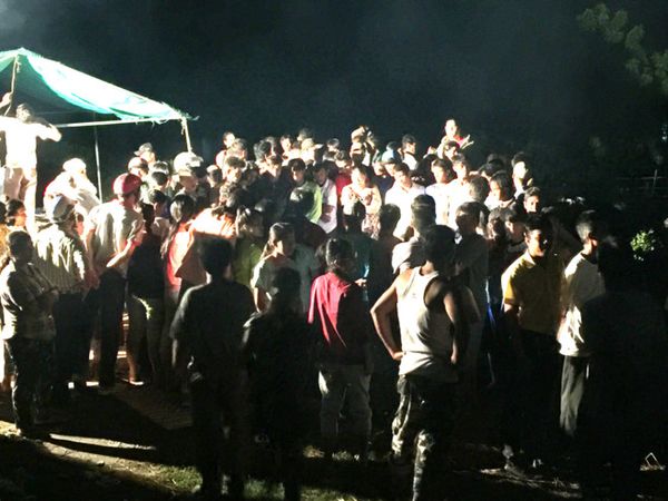 Đời sống: Thanh niên 9X bịt mắt đứng giữa đường ray cho tàu hỏa tông