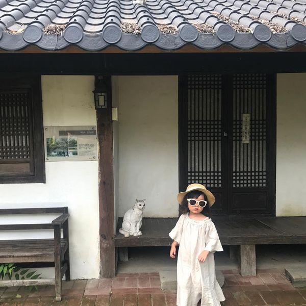 Mẹo nuôi con: Học hỏi cách ‘thiên biến vạn hóa’ với xu hướng tối giản cùng ‘fashionista nhí’ từ xứ sở Kim Chi