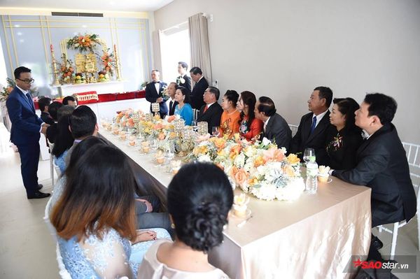Ảnh hiếm hoi: Cận cảnh lễ rước dâu của Hoa hậu Thu Thảo và Trung Tín trong tư gia sang trọng