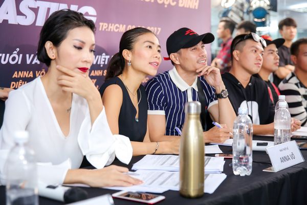 ‘Bộ ngũ siêu đẳng’ của thời trang Việt cùng ‘đốt cháy’ lễ hội ngoài trời ‘Bộ ngũ siêu đẳng’ của thời trang Việt cùng ‘đốt cháy’ lễ hội ngoài trời