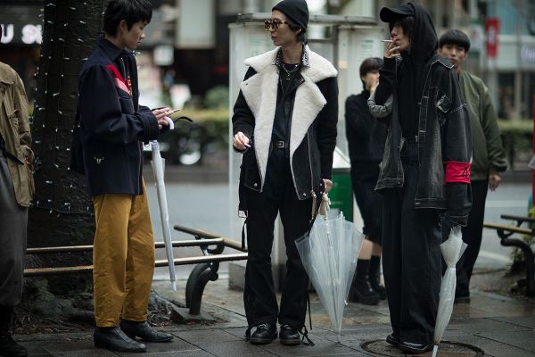 Trào lưu thập niên 70 phong toả ‘sàn diễn’ đường phố Tokyo Fashion Week Trào lưu thập niên 70 phong toả ‘sàn diễn’ đường phố Tokyo Fashion Week