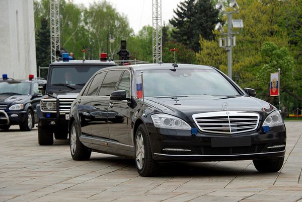 Siêu xe chống đạn triệu đô của Tổng thống Putin