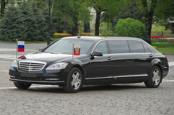 Siêu xe chống đạn triệu đô của Tổng thống Putin