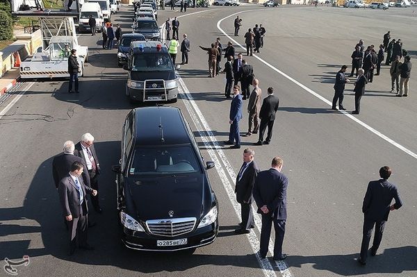 Siêu xe chống đạn triệu đô của Tổng thống Putin
