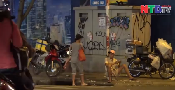 Cho trẻ uống thuốc an thần, tiêm ma túy để xin tiền trước cổng bệnh viện
