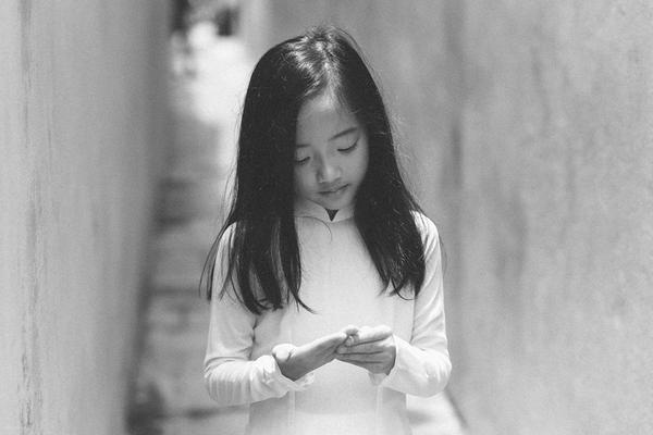 Cô bé được mệnh danh là ‘Tiểu Châu Tấn’ đẹp hút hồn với bộ ảnh chụp cùng cúc họa mi - Ảnh 16.