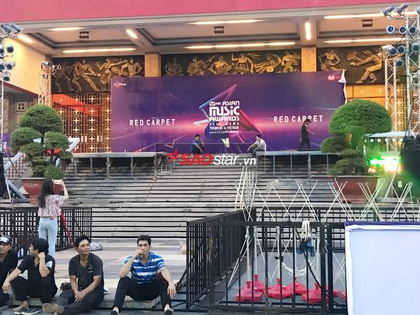 Siêu hot: Những hình ảnh lắp đặt đầu tiên của sân khấu MAMA tại Việt Nam