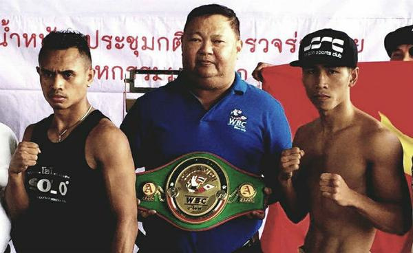 Hạ knock-out đối thủ trong 13 giây, Trần Văn Thảo giành đai vô địch boxing WBC lịch sử - Ảnh 1.