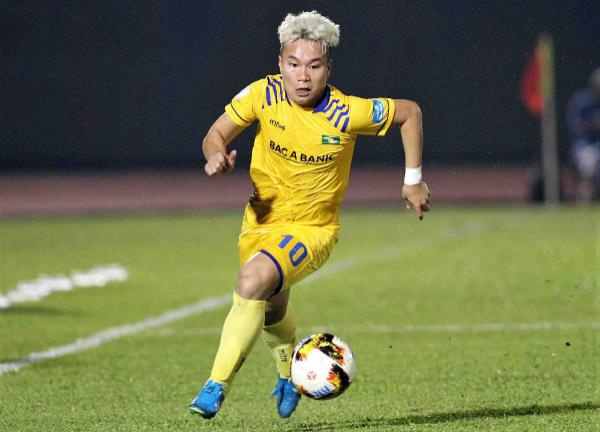 Phi Sơn trở thành Cầu thủ xuất sắc nhất CLB SLNA - Ảnh 1.