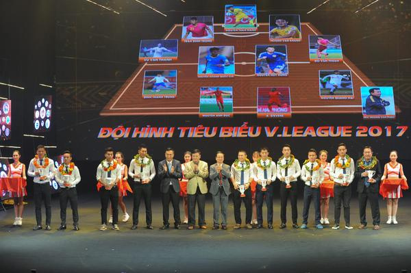 Phi Sơn, Văn Quyết, Công Phượng không có mặt trong ĐHTB V.League 2017 - Ảnh 1.