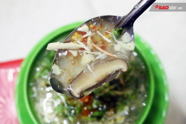 Bạn đã ăn thử súp cua nhà thờ Đức Bà hơn 20 năm tuổi tại Sài Gòn chưa? - Ảnh 2.