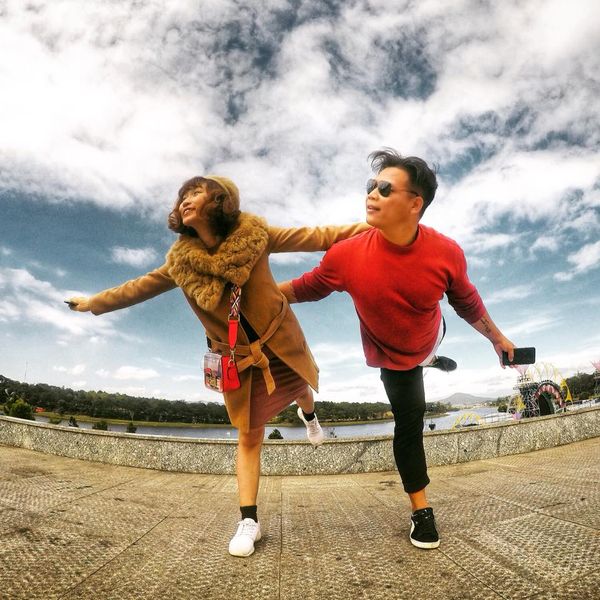 Bộ ảnh siêu nhắng nhít của cặp đôi ở Đà Lạt gợi nhớ trào lưu ‘nắm tay em đi khắp thế gian’ 25