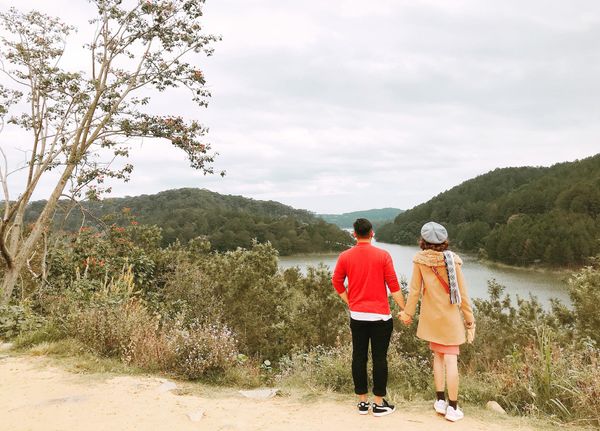 Bộ ảnh siêu nhắng nhít của cặp đôi ở Đà Lạt gợi nhớ trào lưu ‘nắm tay em đi khắp thế gian’ 21