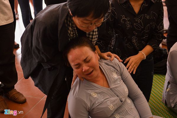 Mẹ của diễn viên qua đời vì tai nạn ngất xỉu khi hỏa táng con trai Mẹ của diễn viên qua đời vì tai nạn ngất xỉu khi hỏa táng con trai