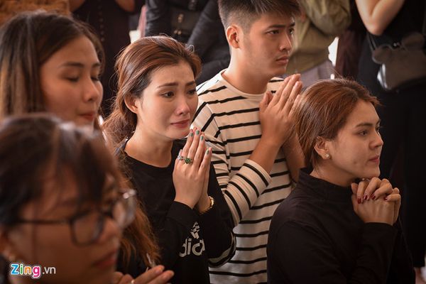 Mẹ của diễn viên qua đời vì tai nạn ngất xỉu khi hỏa táng con trai Mẹ của diễn viên qua đời vì tai nạn ngất xỉu khi hỏa táng con trai