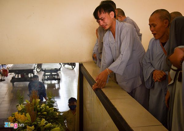 Mẹ của diễn viên qua đời vì tai nạn ngất xỉu khi hỏa táng con trai Mẹ của diễn viên qua đời vì tai nạn ngất xỉu khi hỏa táng con trai