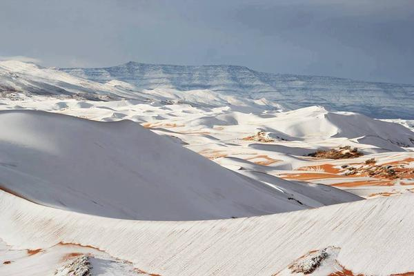 Tuyết phủ trắng sa mạc nóng nhất hành tinh 1
