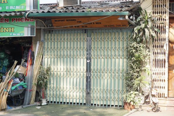 Giây phút cô gái bị bạn trai ngoại quốc bịt mặt lao vào tẩm xăng đốt cháy như ngọn đuốc