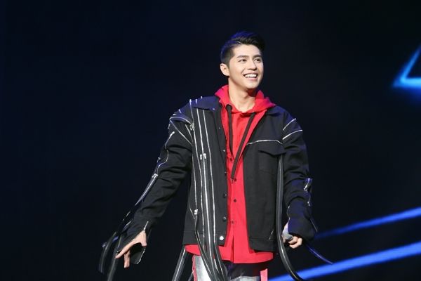 5 lần 7 lượt, Noo Phước Thịnh đã ‘đốt cháy’ sân khấu quốc tế thế này 14