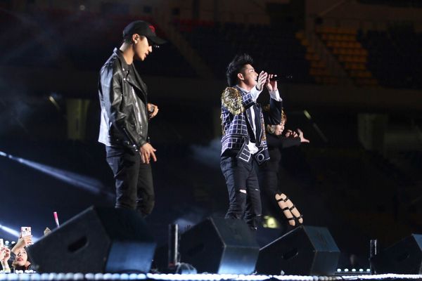 5 lần 7 lượt, Noo Phước Thịnh đã ‘đốt cháy’ sân khấu quốc tế thế này 7